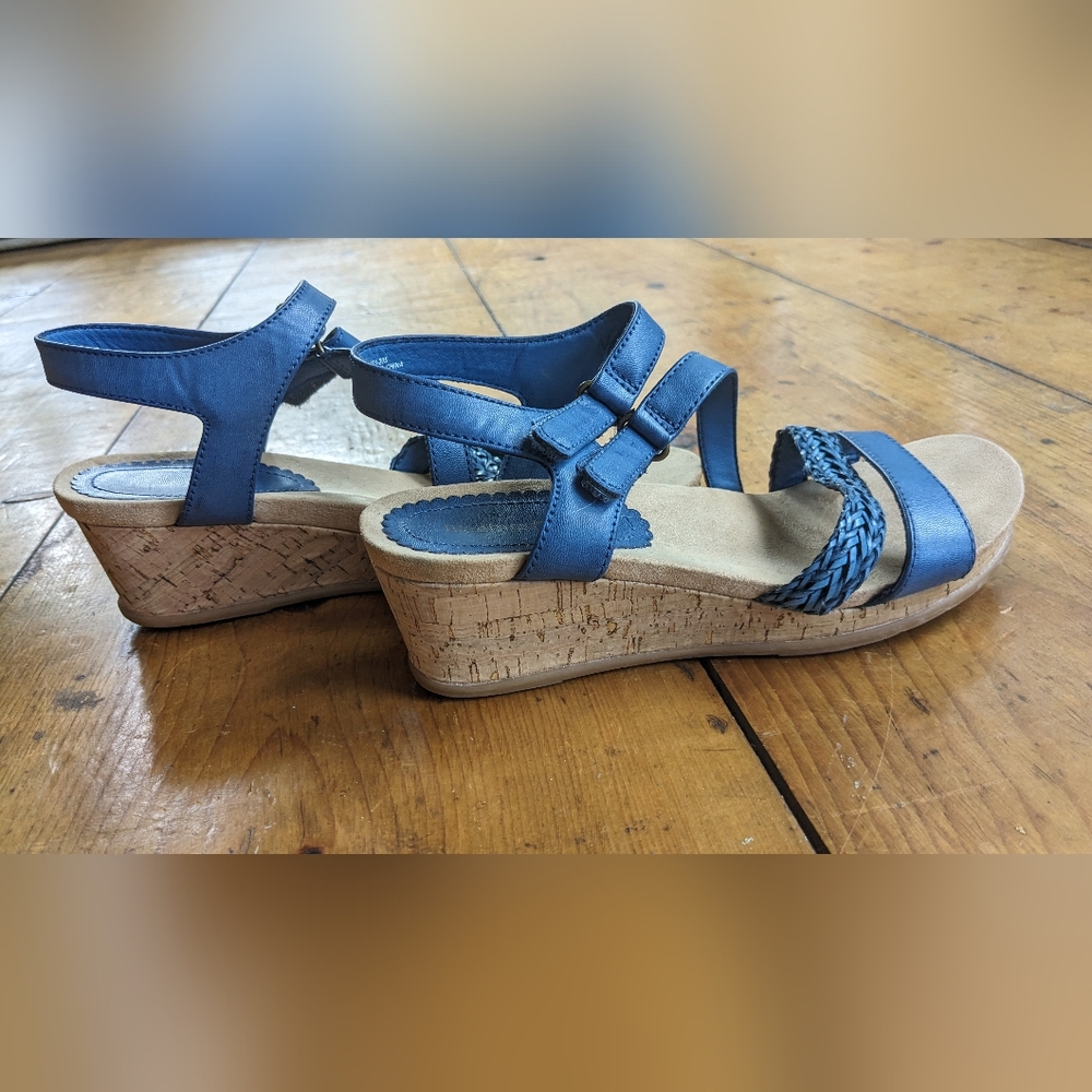 BareTraps Blue Wedge Sandals - Picture 2 of 10